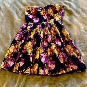 Cute Floral Mini Dress. Size S